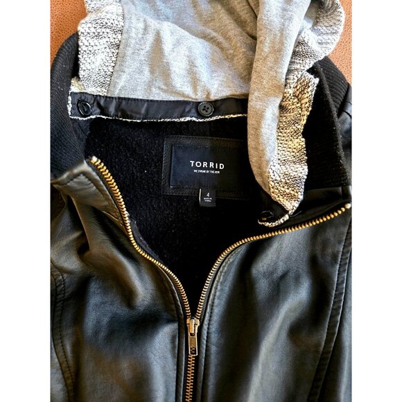 TORRID BLACK FAUX LEATHER & MARLED GREY TERRY BOMBER JACKET SIZE 4, 4X - Picture 2 of 6